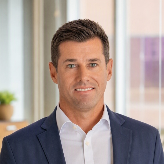 headshot of Eric Owens